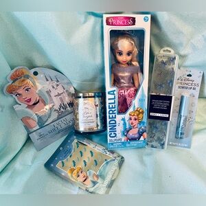 Disney Princess Cinderella Doll & Beauty Bundle 🩵🎀🩵